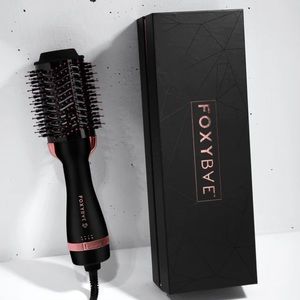 FoxyBae (NEW in box & wrapped) blowout dryer brush